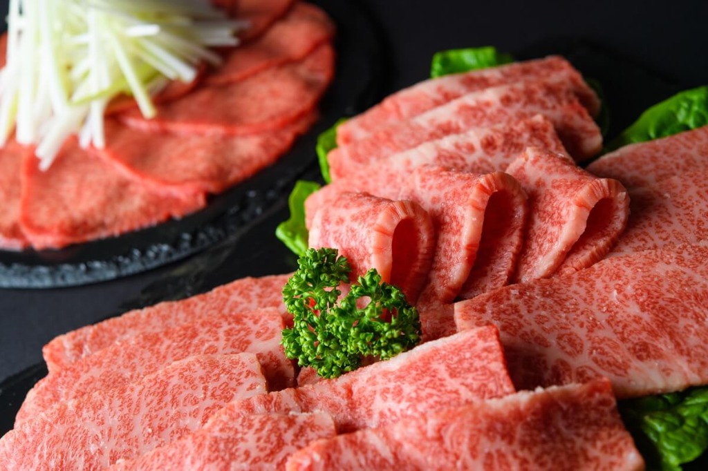 日本酒に合う肉料理・懐石料理なら静岡市葵区で人気な「肉割烹 巳峯」をご利用ください。